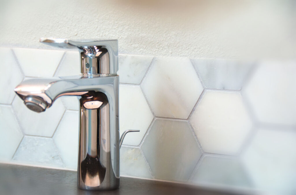 Faucent Bath with tiles