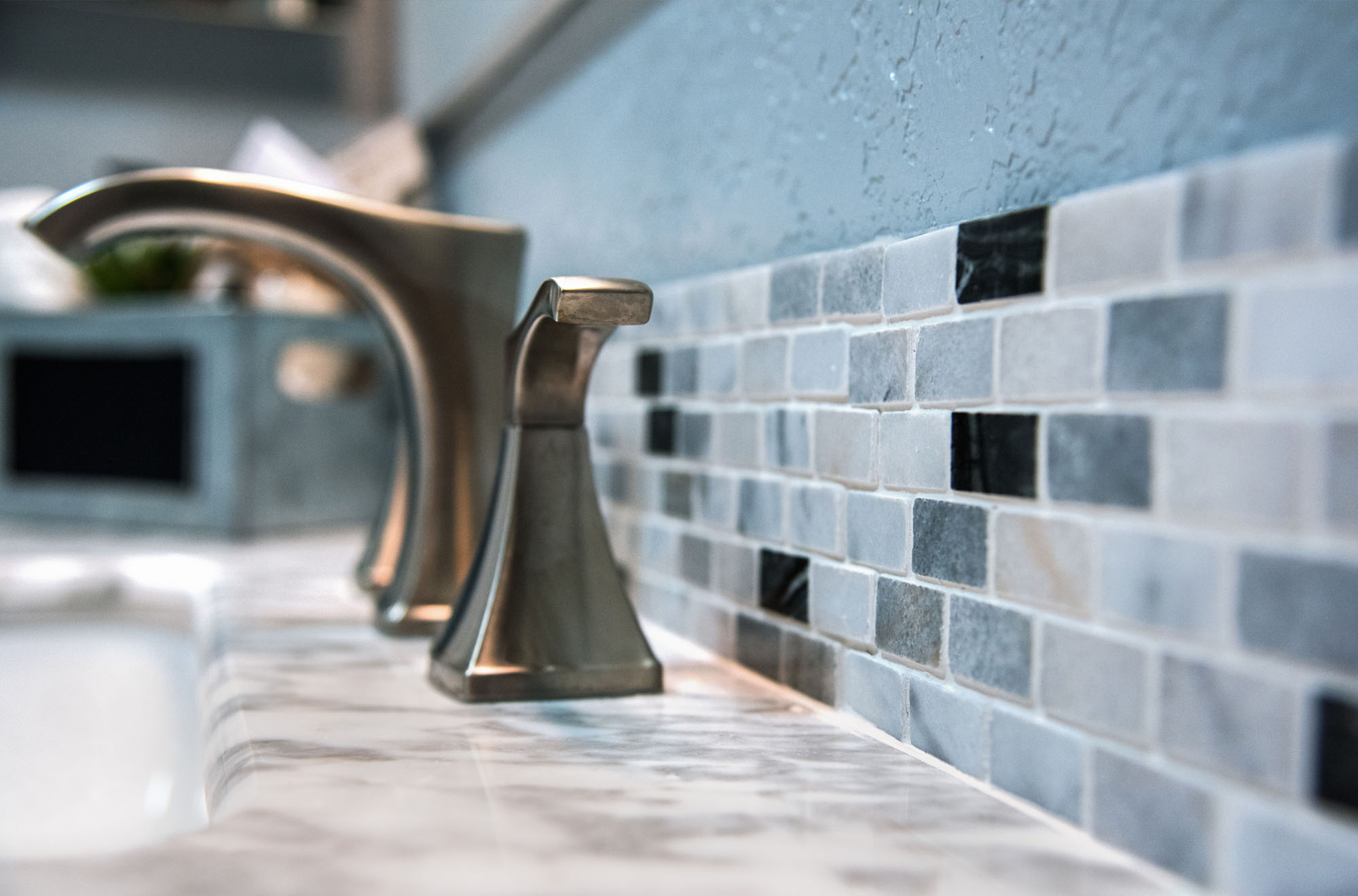 Bathroom tiles & faucets